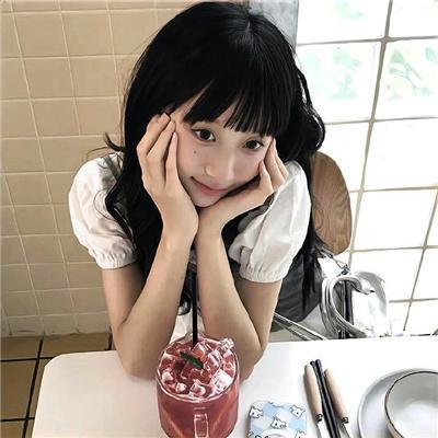 皮裘大衣女人